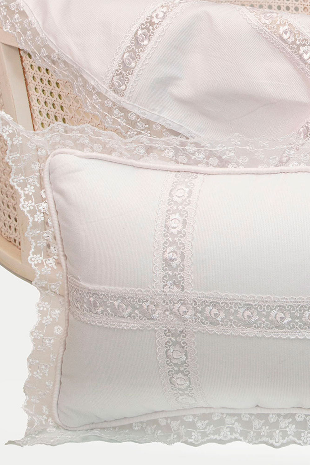 INTERWOVEN LACE SET