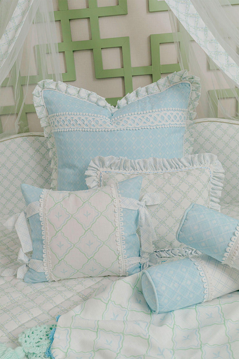 BOLSTERS PEINTURES AND DIAMANT BABY BLUE