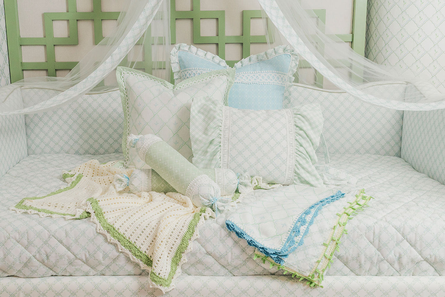 TREILLAGE BABY BLUE BLANKET AND CROCHET