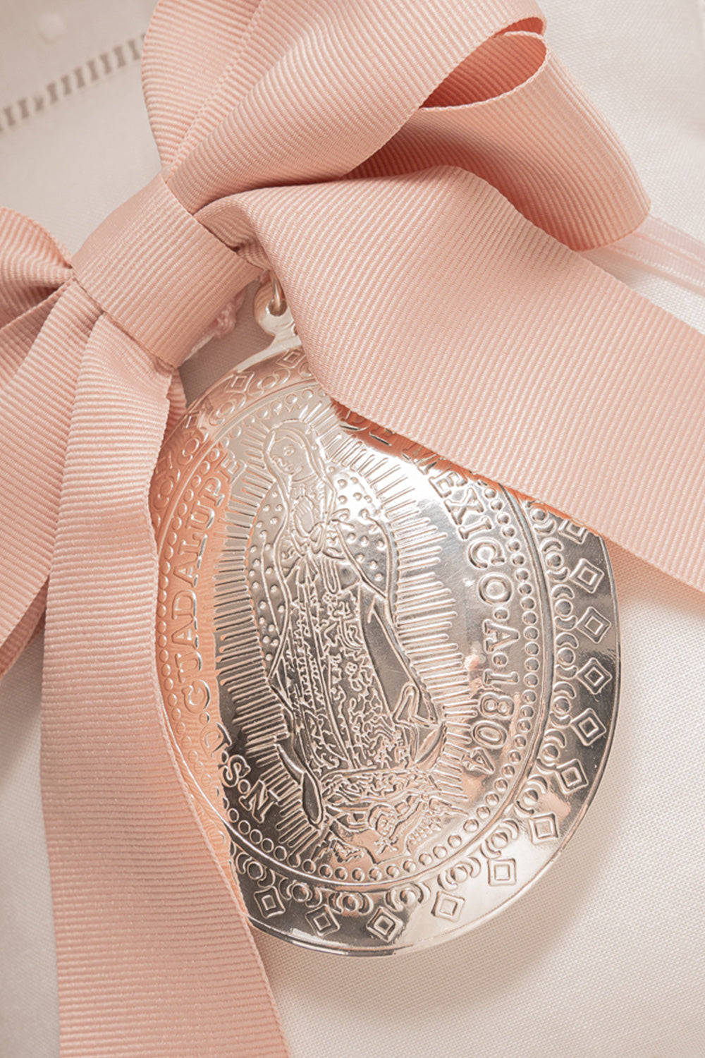 Medalla Virgen de Guadalupe Plateada