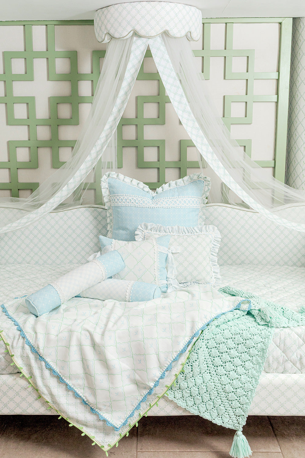 TREILLAGE BABY BLUE BLANKET AND CROCHET