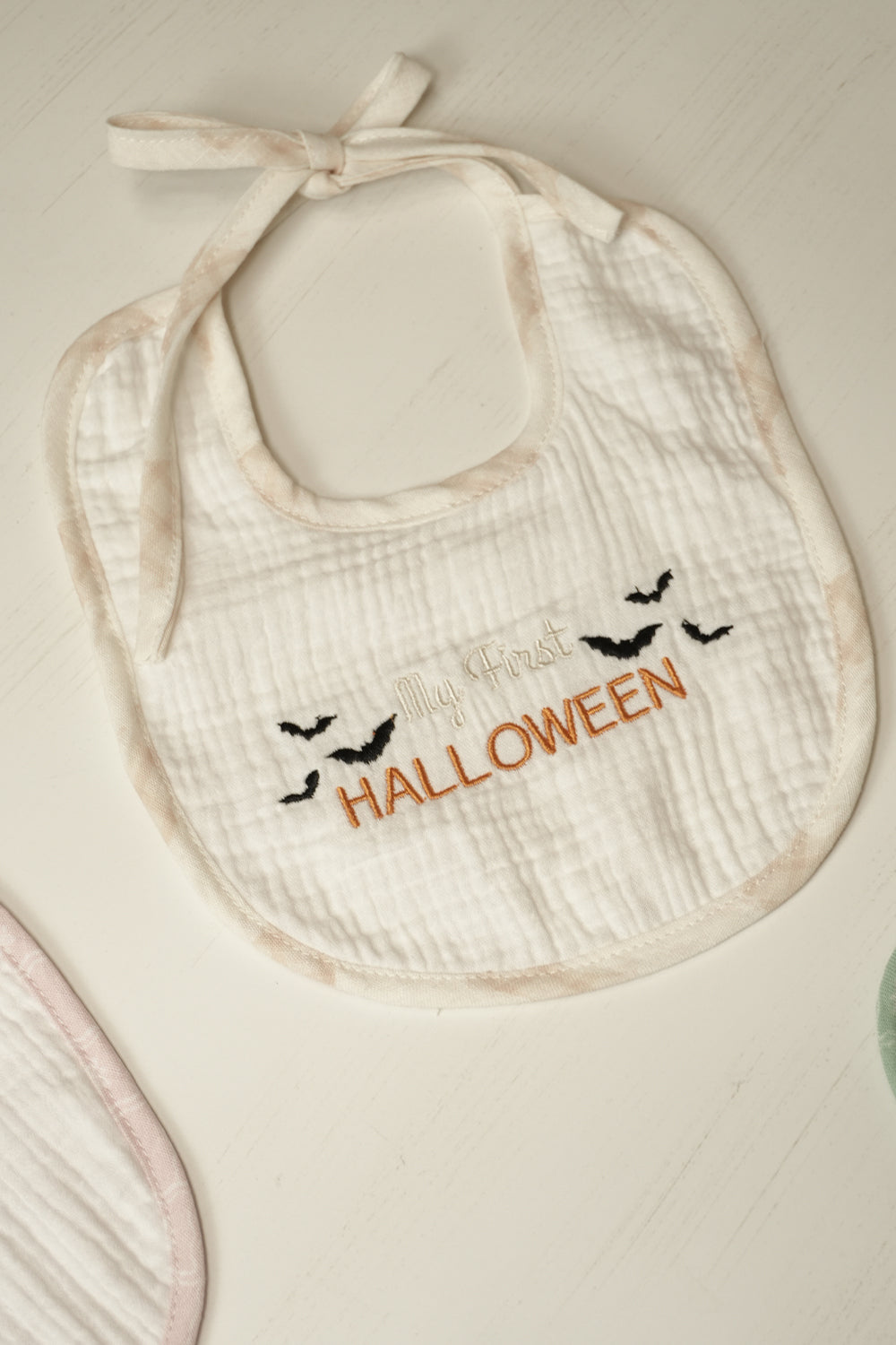 SEASONS BIB SET