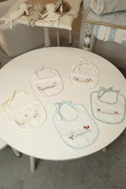 SEASONS BIB SET