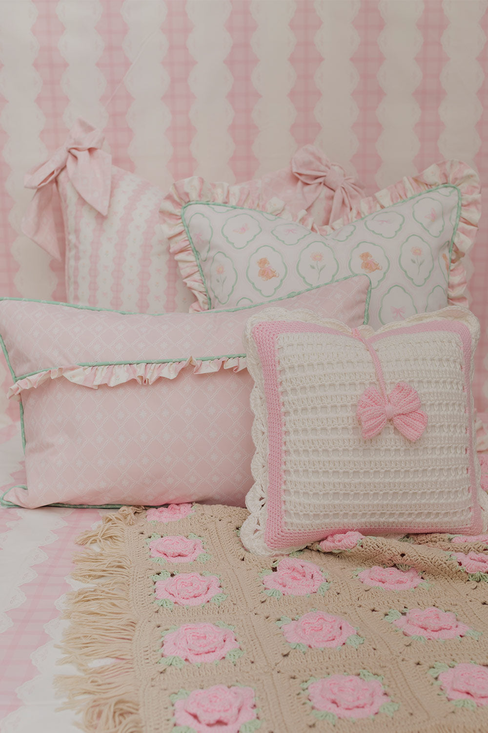 COJÍN MEDIANO FLORAL TEDDY DREAM
