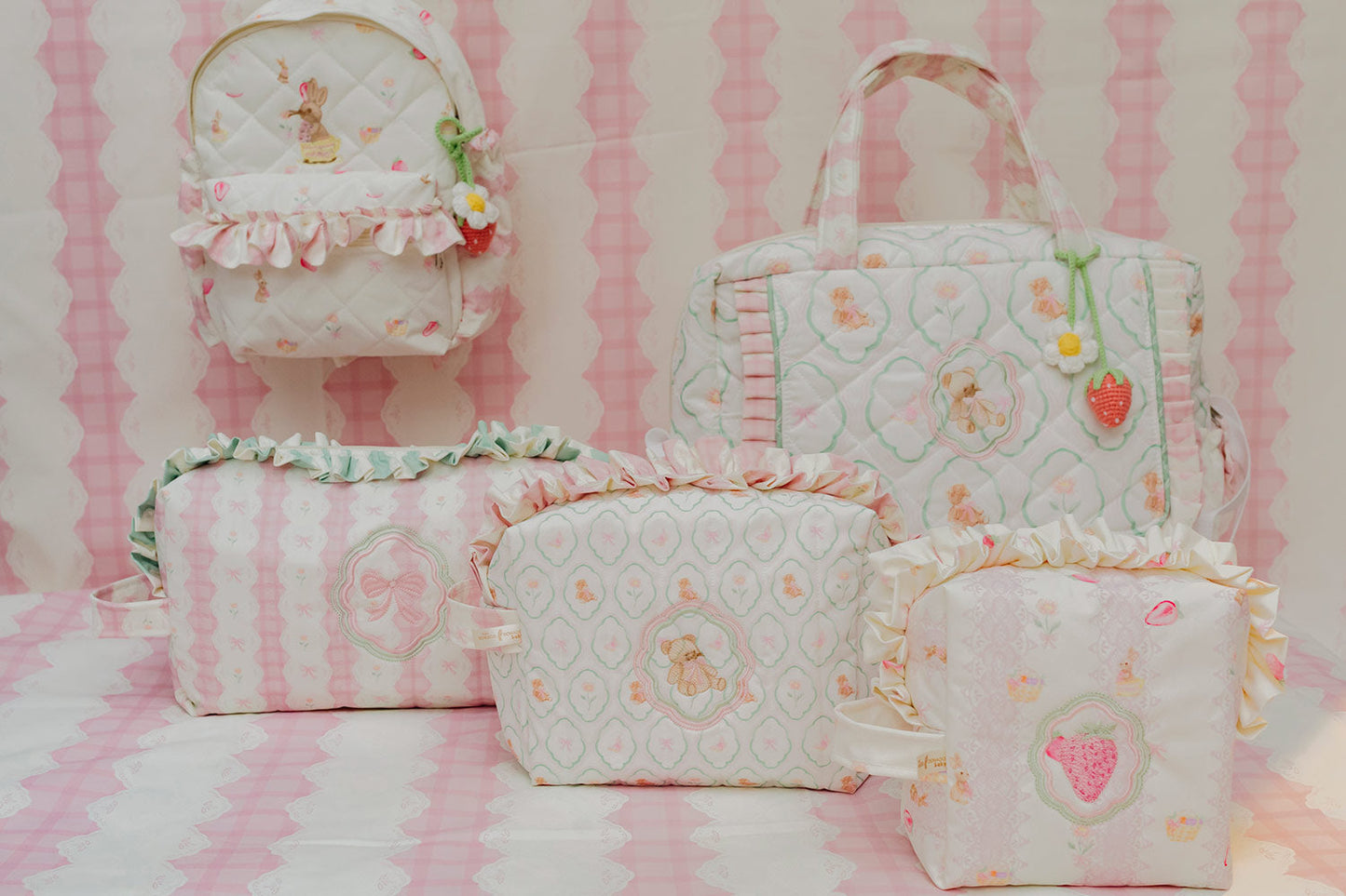 POUCH MEDIANO FLORAL TEDDY