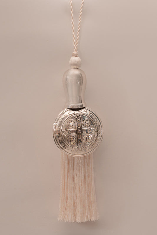 Medalla Religiosa Con Pompom Plateada De La Virgen De Guadalupe