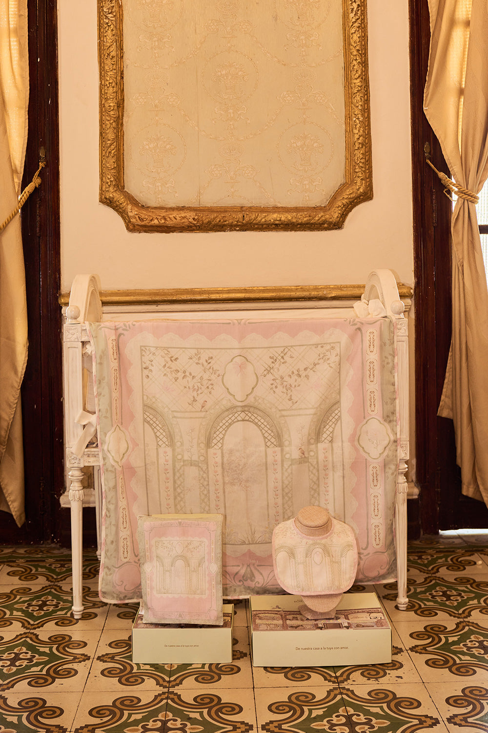 BABY ROYALE FAIRYTALE SWADDLE
